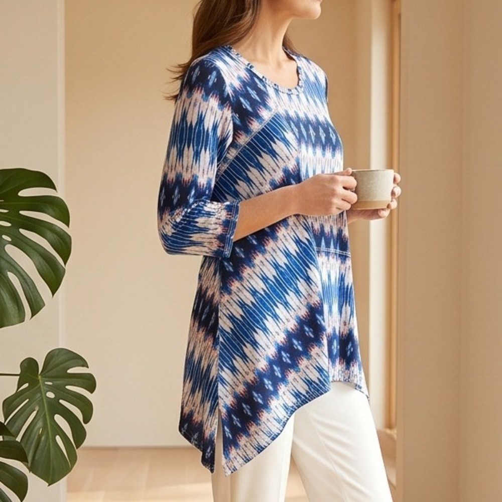 Chico's Zenergy 1 Blue Ikat Asymmetric Side Hem Tunic Top Medium